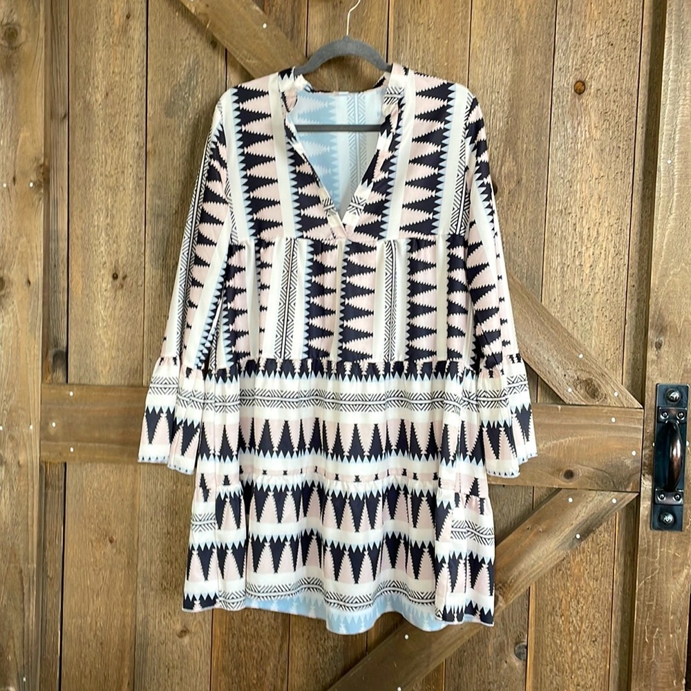 Super cute Shift Dress!